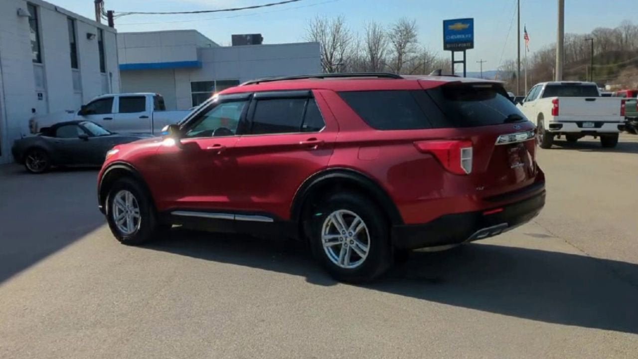 Used 2022 Ford Explorer XLT w/ Equipment Group 202A AWD/4WD image 6