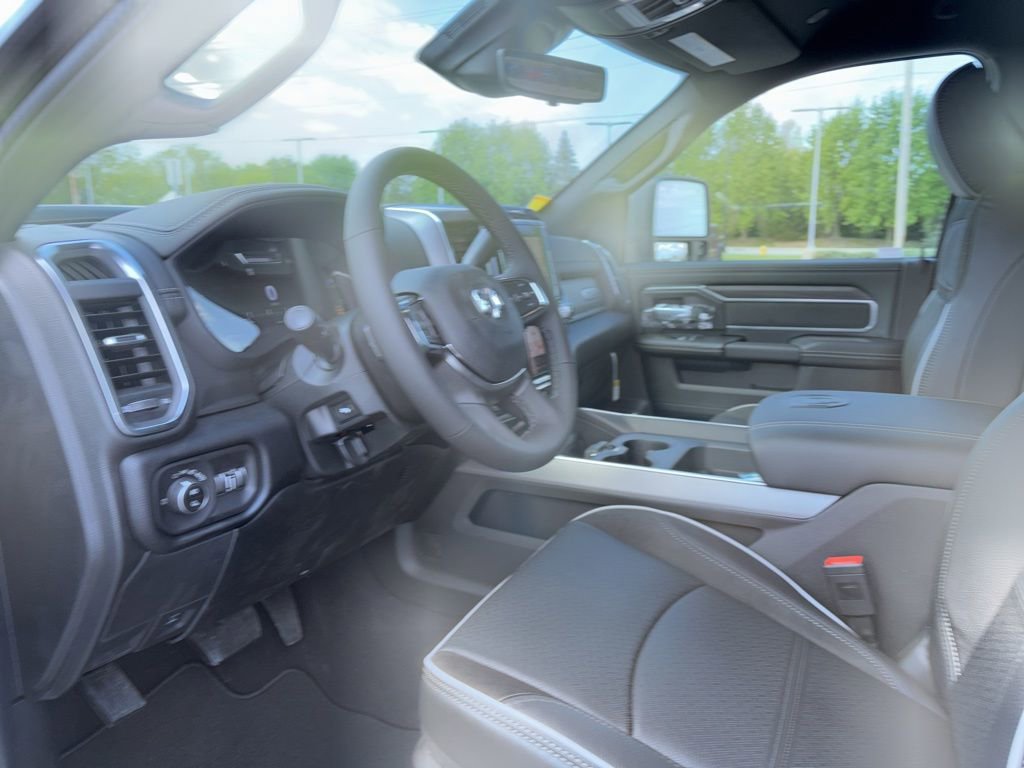 New 2026 RAM 2500 Laramie AWD/4WD image 7