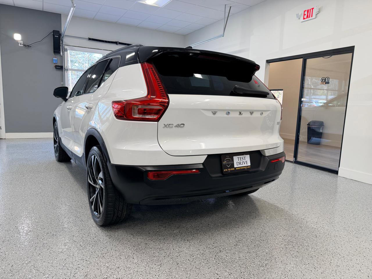 Used 2021 Volvo XC40 T4 R-Design w/ Advanced Package image 6