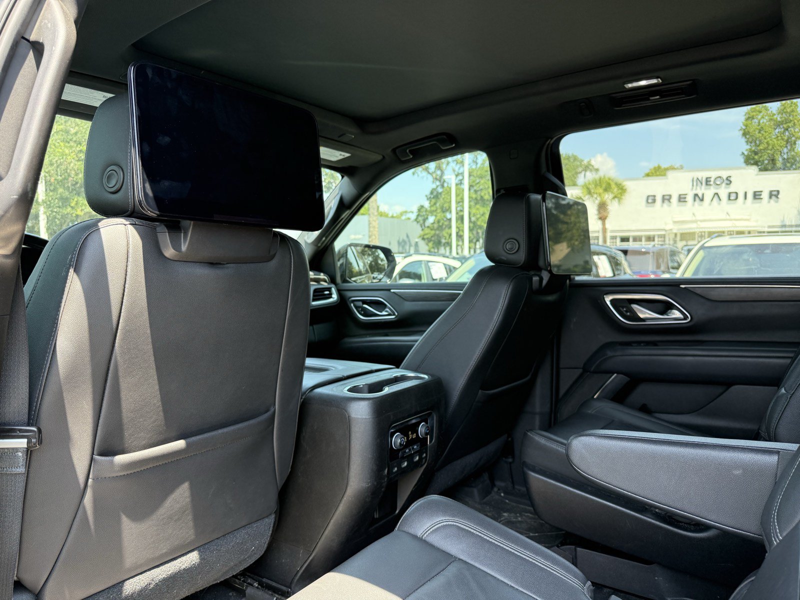 Used 2021 Chevrolet Suburban Z71 w/ Rear Media and Nav Package AWD/4WD image 32