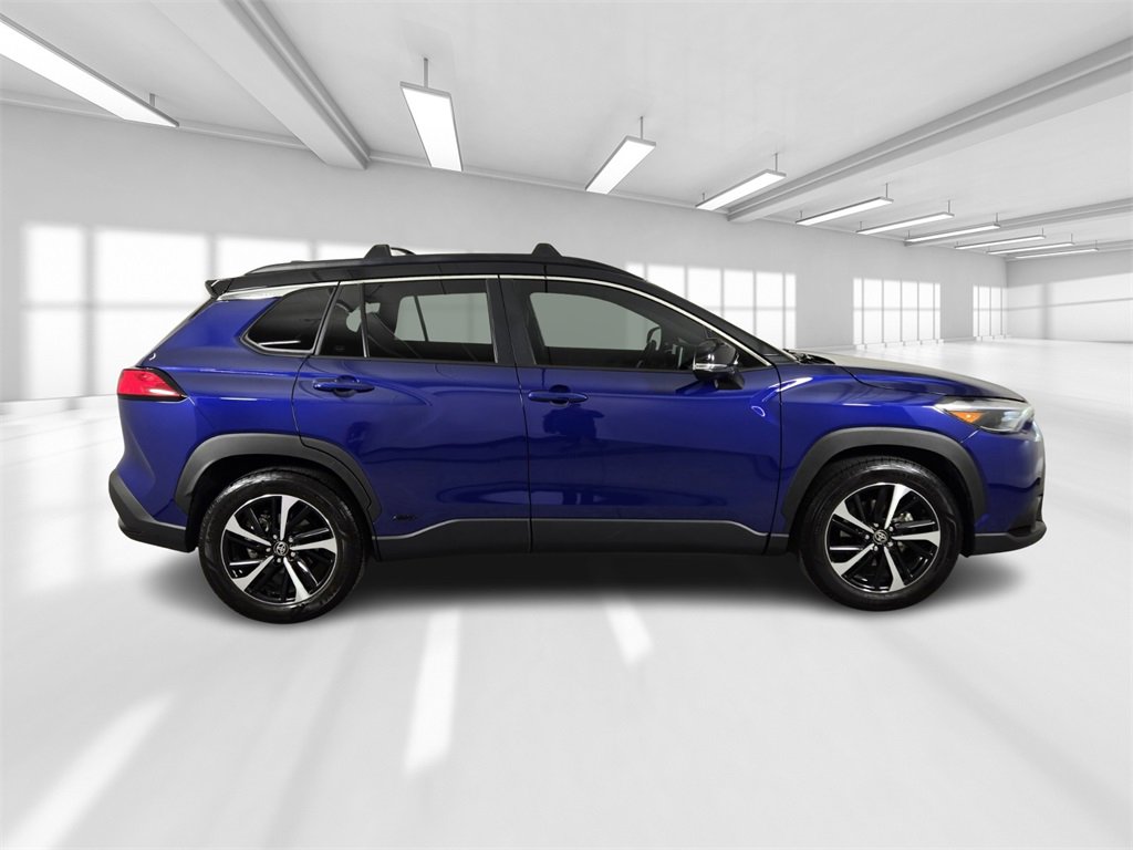 Used 2024 Toyota Corolla Cross XSE w/ Convenience Package image 8