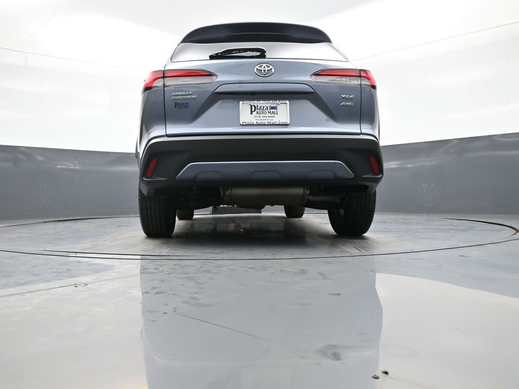 Certified 2023 Toyota Corolla Cross XLE image 31