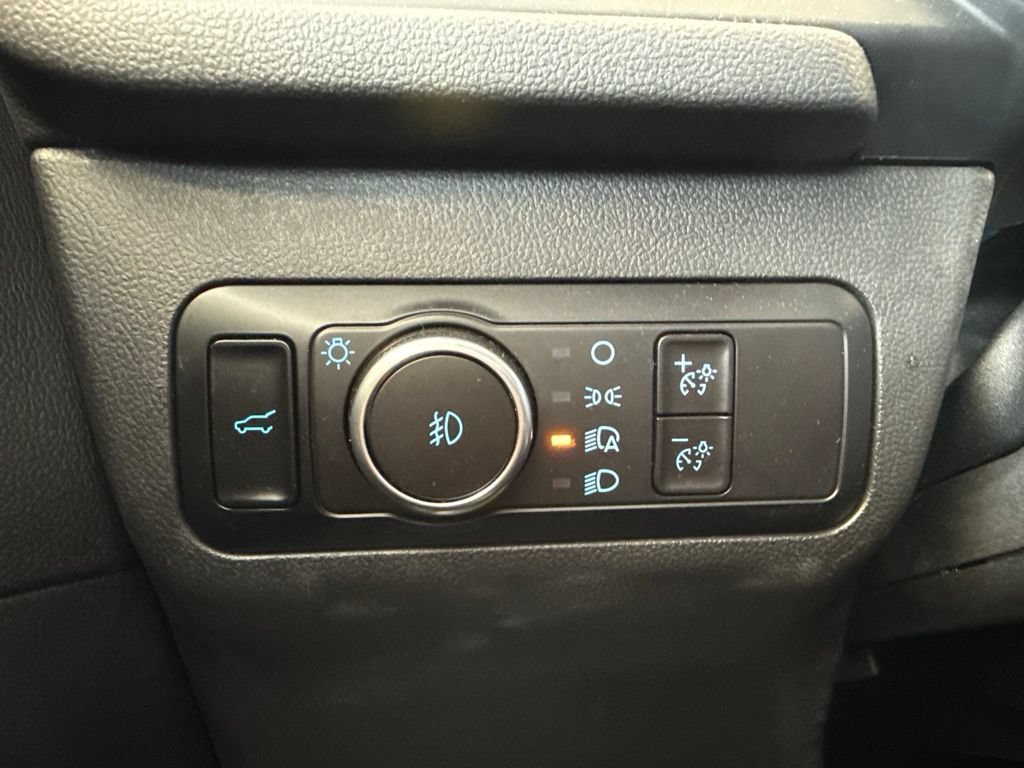 Used 2022 Ford Escape SEL w/ SEL Stealth AWD Package image 17