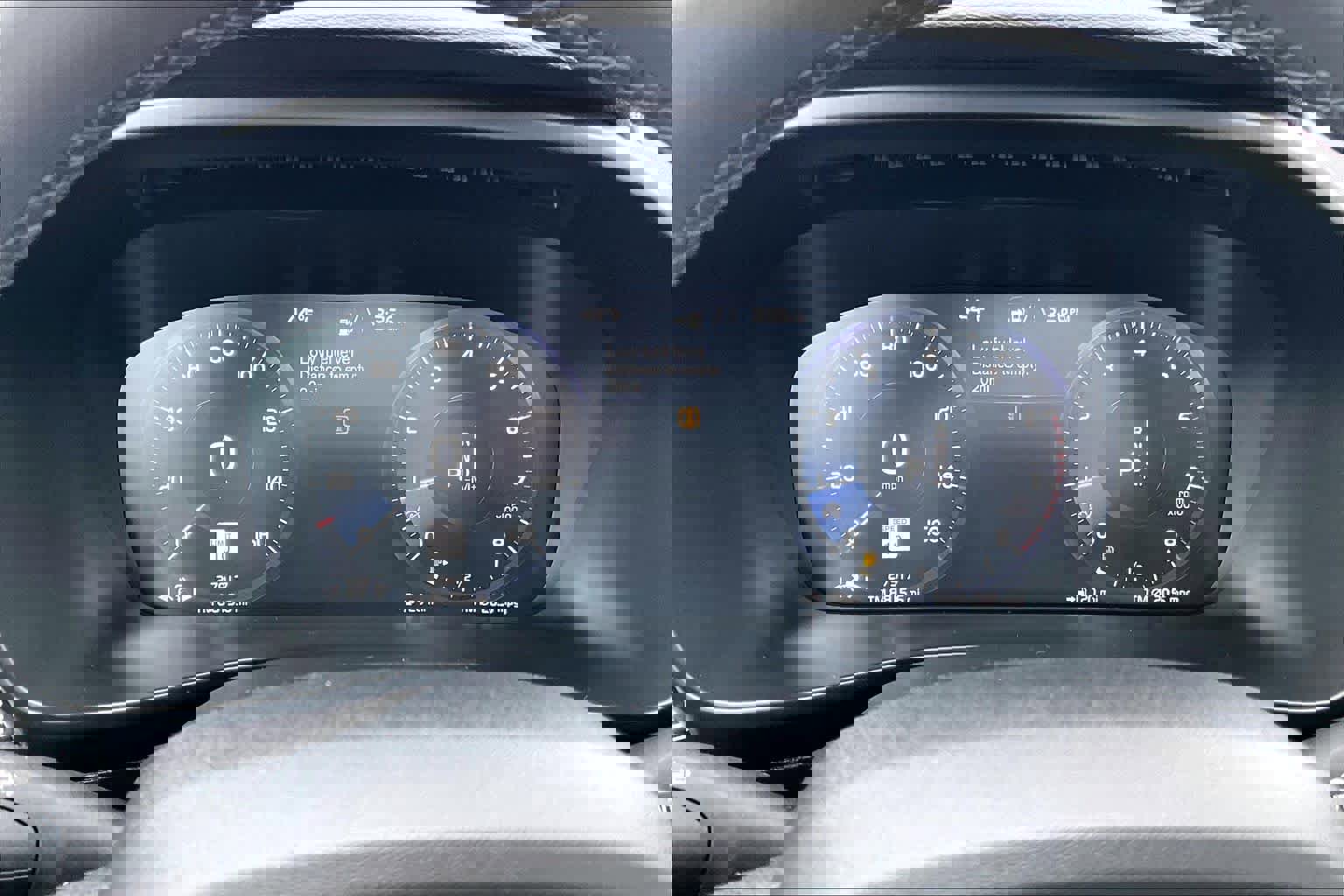 Used 2022 Volvo XC40 T5 R-Design w/ Advanced Package image 24