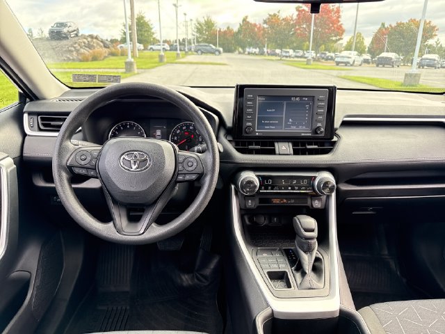 Used 2022 Toyota RAV4 XLE AWD/4WD image 16
