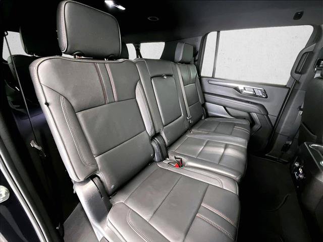 Used 2025 Chevrolet Suburban RST RWD image 29