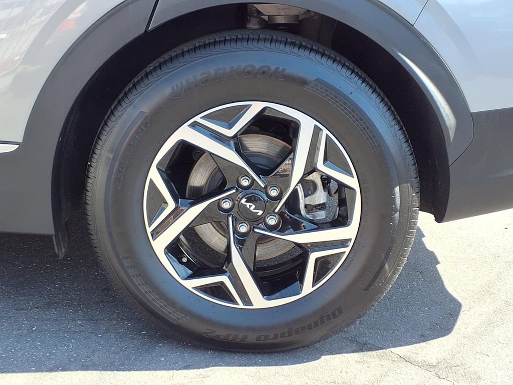 Used 2025 Kia Sportage LX FWD image 25