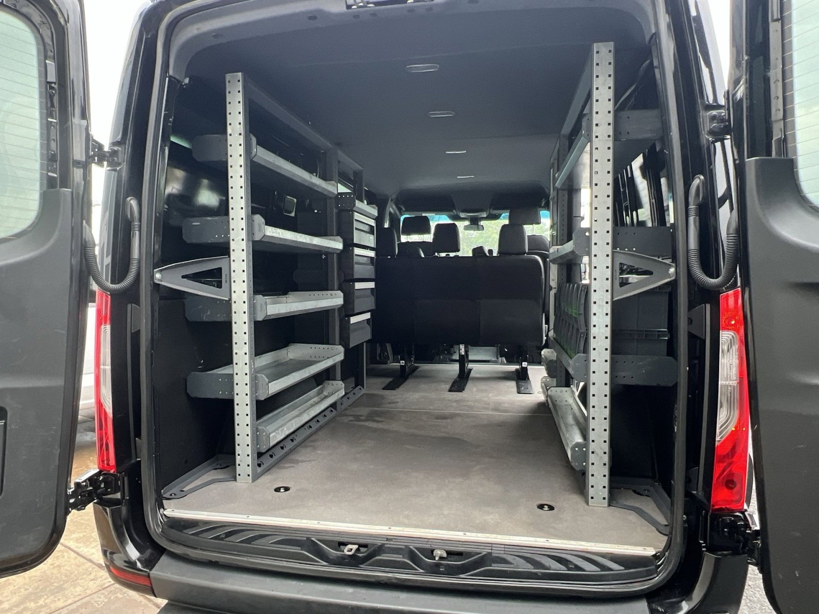 Used 2024 Mercedes-Benz Sprinter 2500 image 33