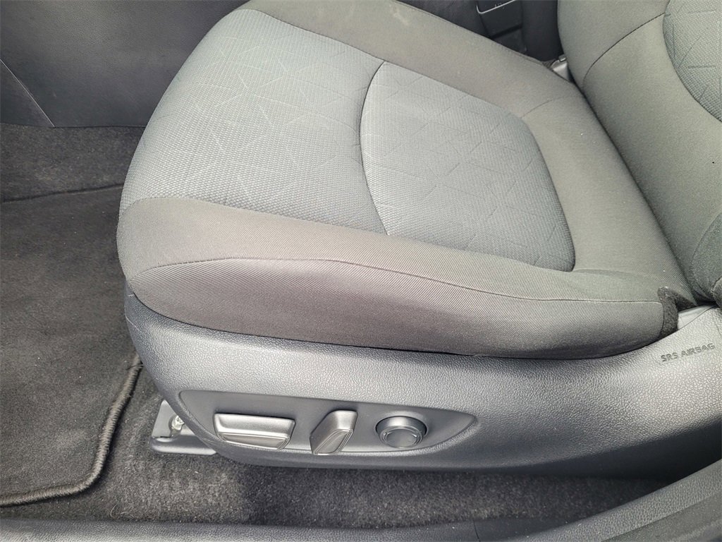 Used 2022 Toyota RAV4 XLE image 27