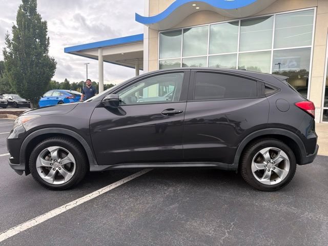 Used 2017 Honda HR-V EX image 9