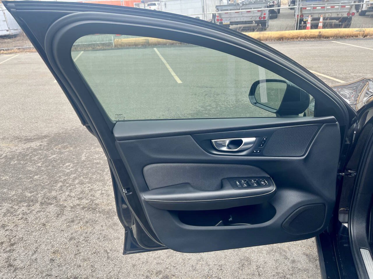 Used 2024 Volvo S60 B5 Plus FWD image 25