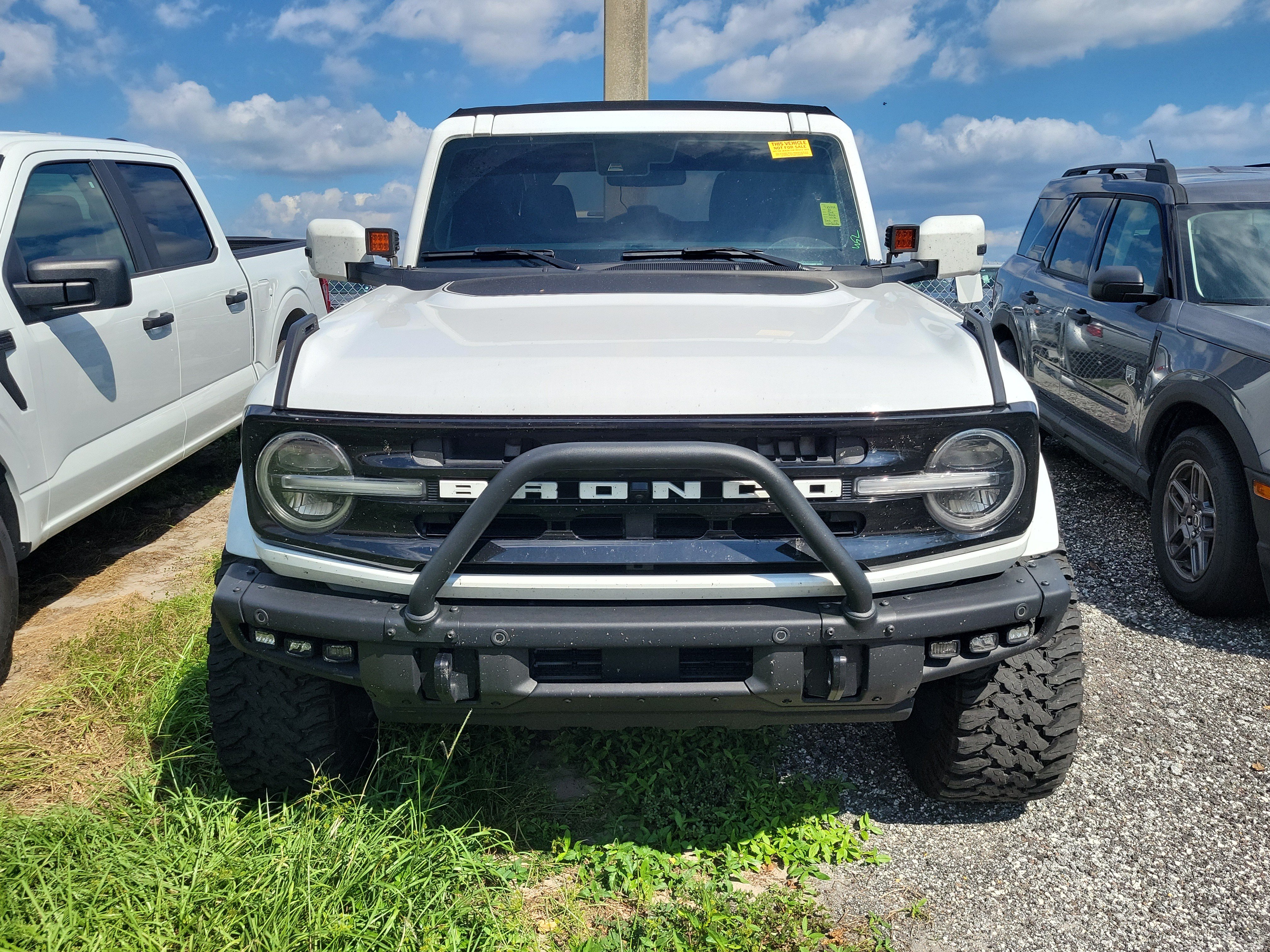 Used 2024 Ford Bronco Outer Banks AWD/4WD image 2
