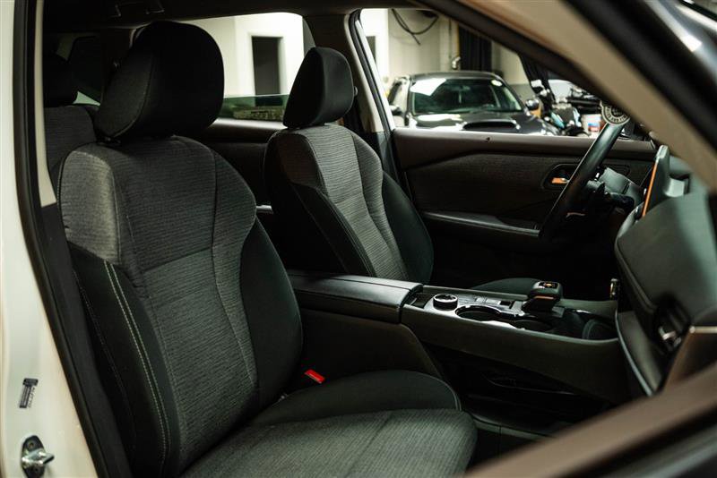 Used 2022 Nissan Rogue SV image 14