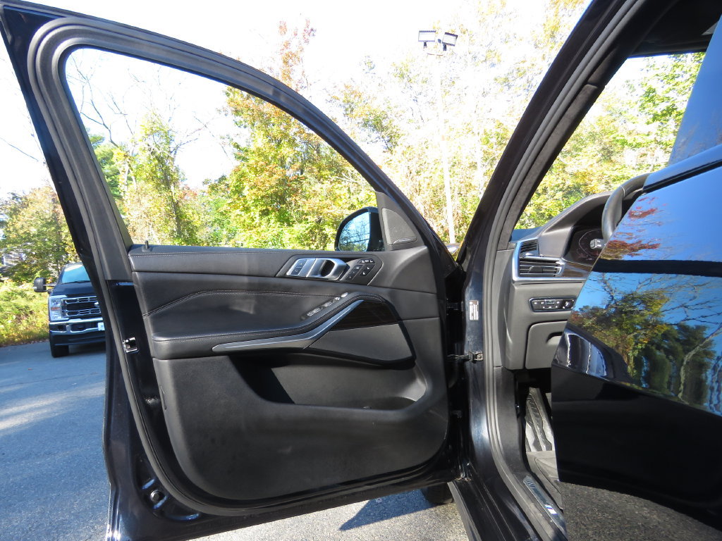Used 2019 BMW X7 xDrive40i w/ Premium Package AWD/4WD image 9