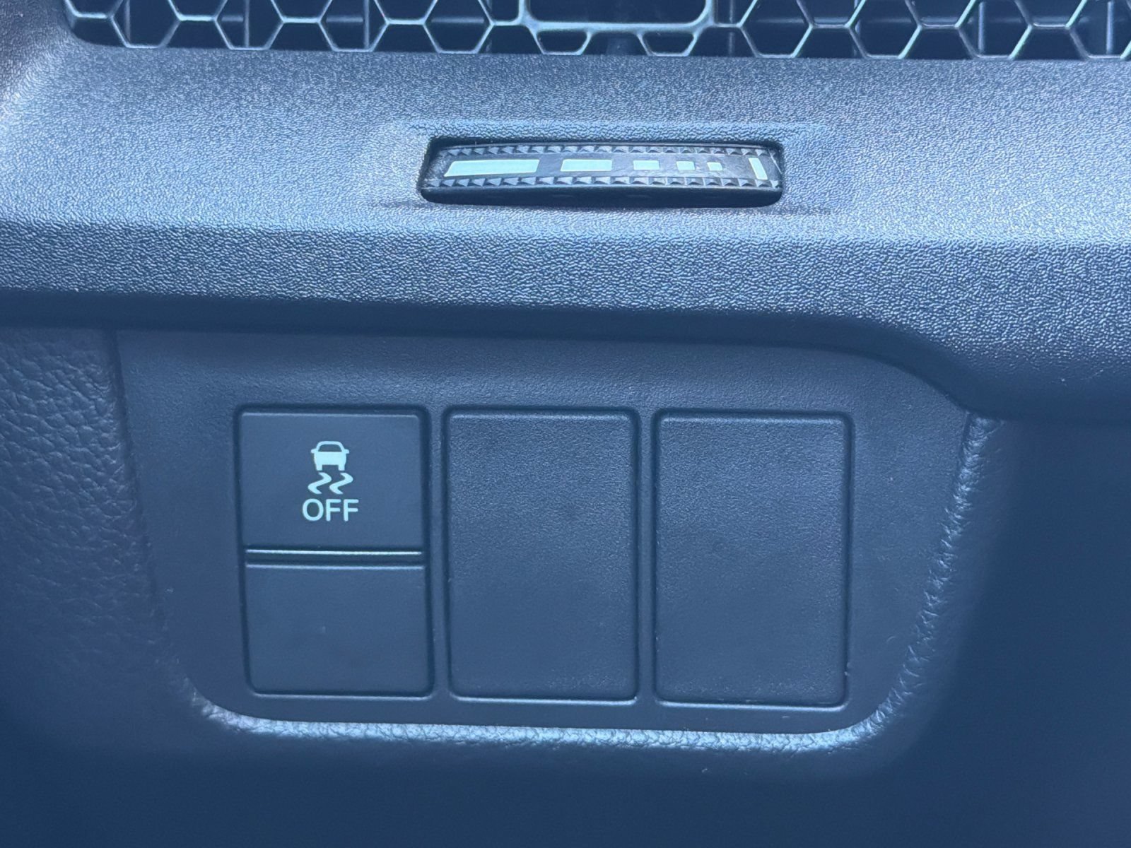 Used 2025 Honda CR-V LX image 32
