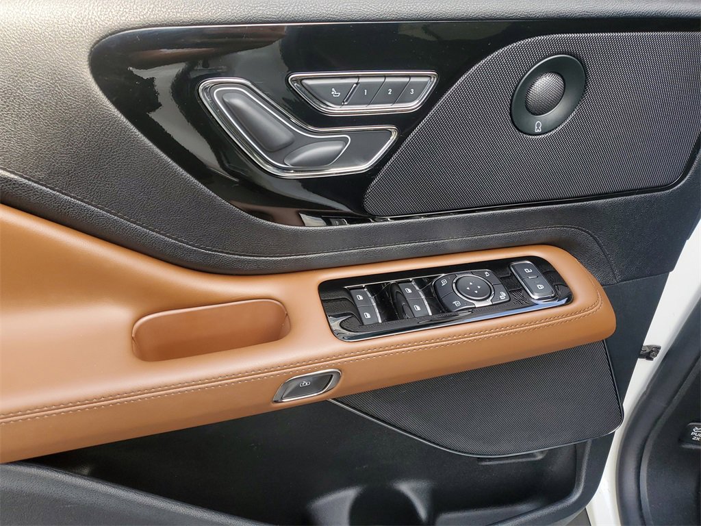 Certified 2023 Lincoln Aviator Reserve w/ Equipment Group 201A image 19