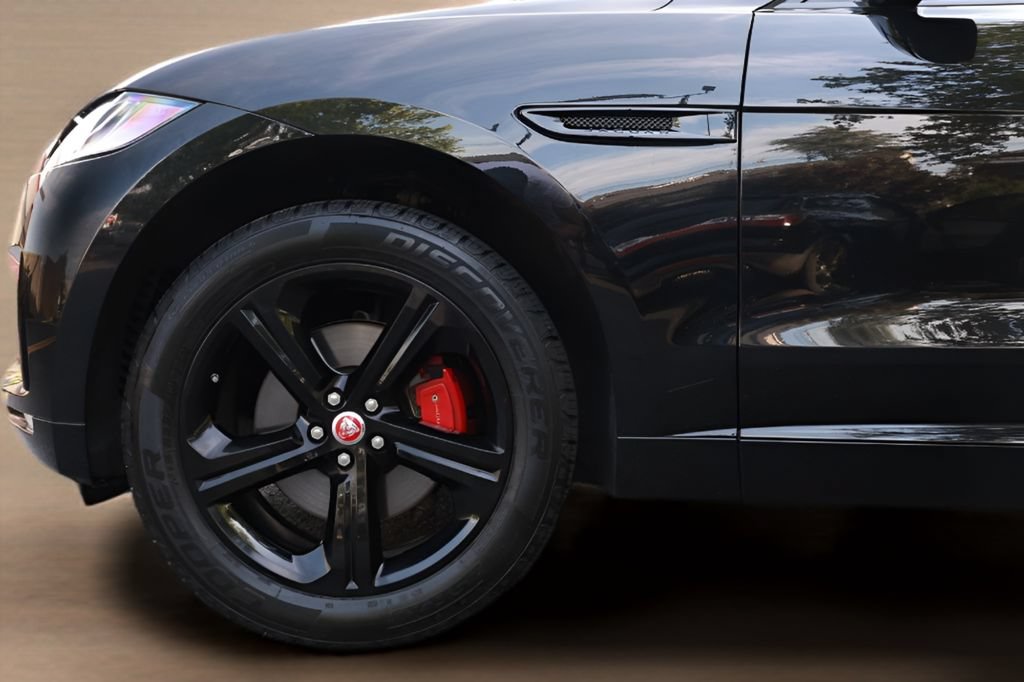 Used 2019 Jaguar F-PACE S AWD/4WD image 5