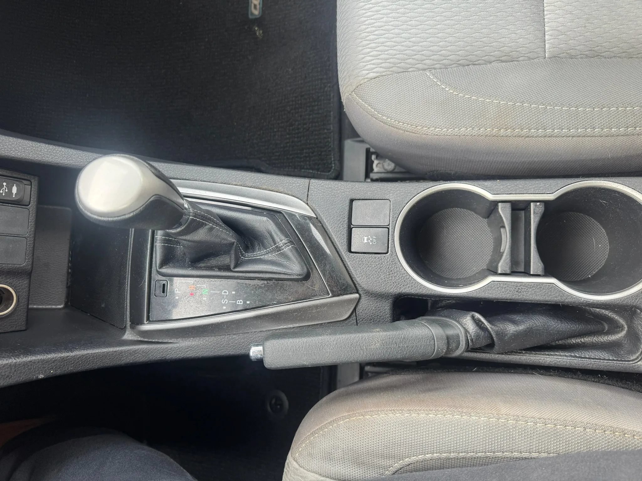 Used 2016 Toyota Corolla LE FWD image 19