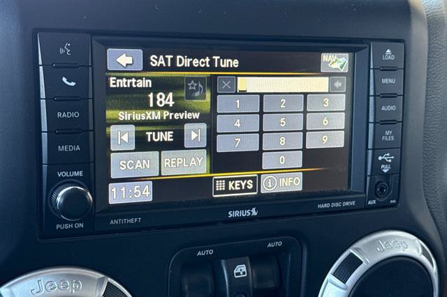 Used 2014 Jeep Wrangler Unlimited Rubicon w/ Connectivity Group AWD/4WD image 19