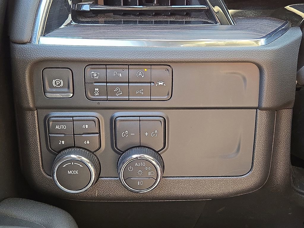 Used 2025 Chevrolet Suburban Z71 AWD/4WD image 27