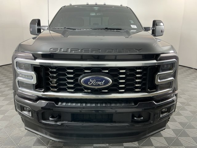 Certified 2025 Ford F450 Platinum w/ FX4 Off-Road Package AWD/4WD image 2