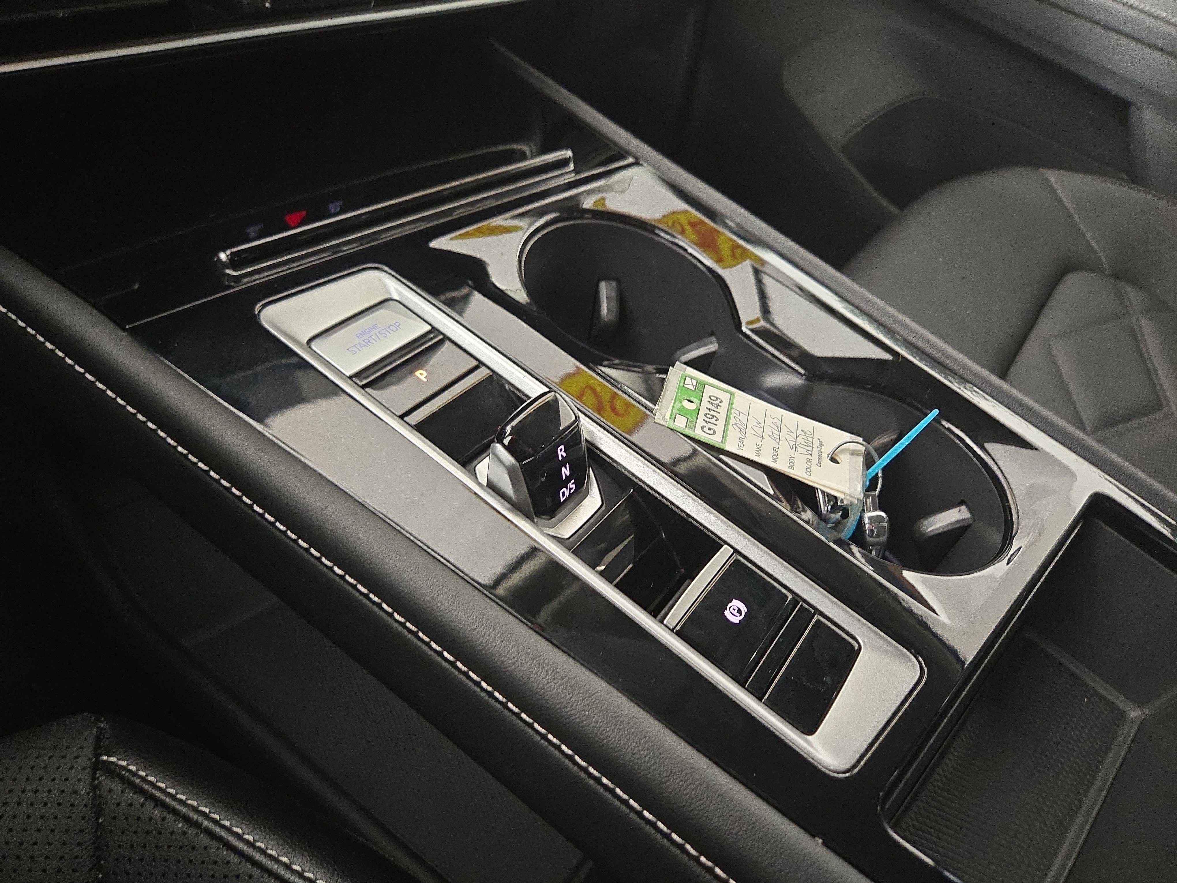 Used 2024 Volkswagen Atlas SE image 23