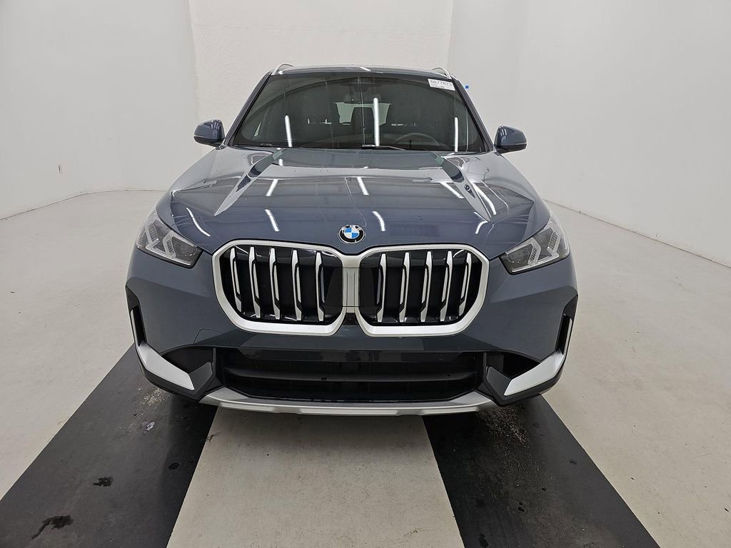 Used 2025 BMW X1 xDrive28i image 3