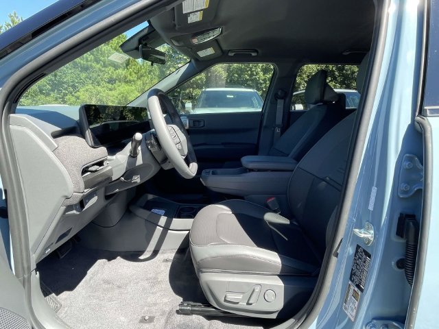 New 2027 Kia EV3 Wind FWD image 14