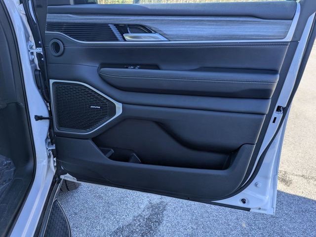 Used 2024 Jeep Wagoneer L Series III w/ Flexible Seating Group image 35