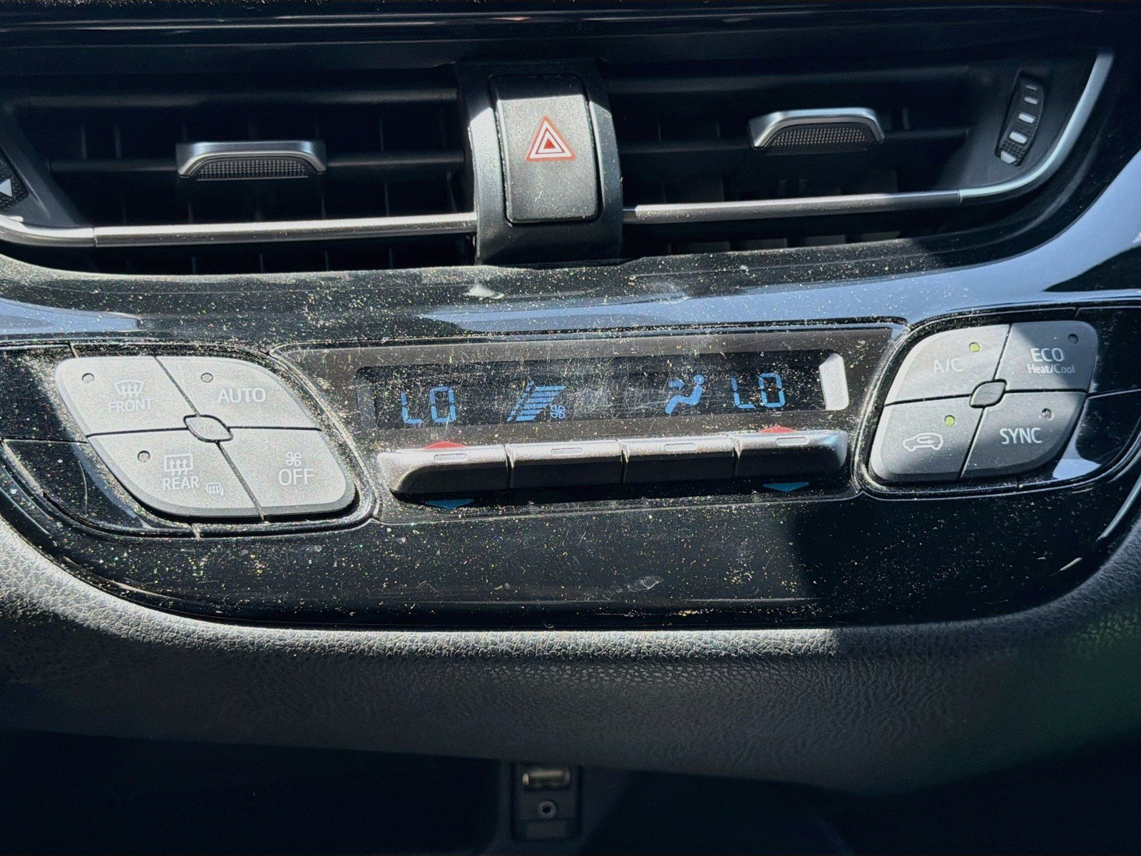 Used 2019 Toyota C-HR LE FWD image 10
