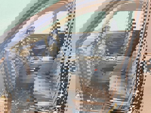 Used 2025 Nissan Rogue SV image 16