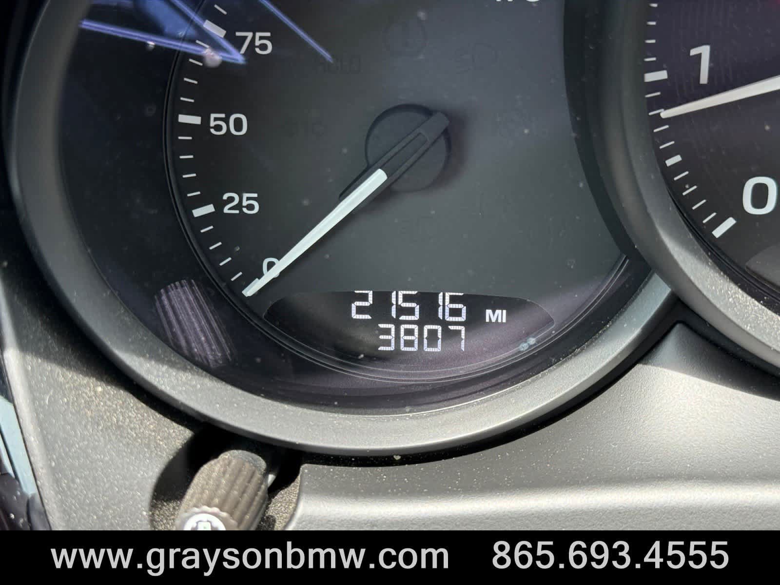 Used 2024 Porsche Macan AWD/4WD image 33