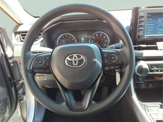 Used 2022 Toyota RAV4 LE FWD image 15