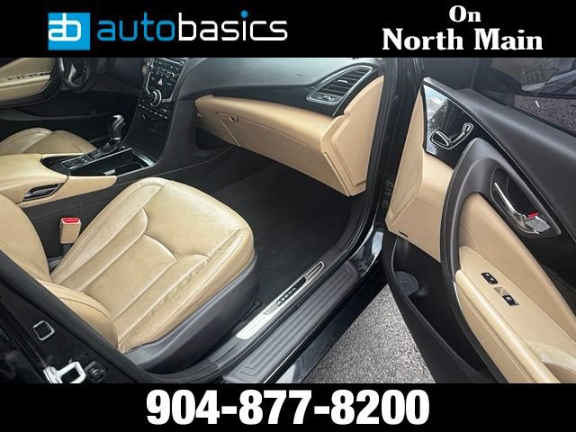 Used 2017 Hyundai Azera Limited FWD image 10