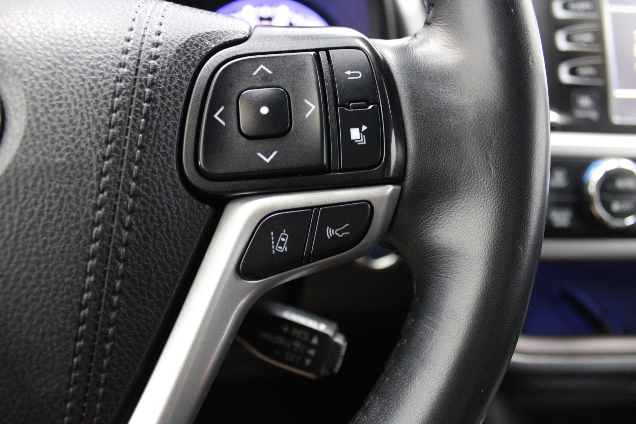 Used 2019 Toyota Highlander Limited Platinum image 39