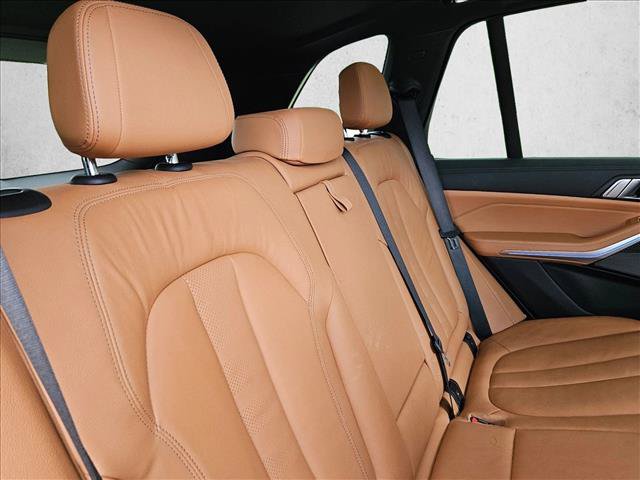 Used 2022 BMW X5 M50i AWD/4WD image 22