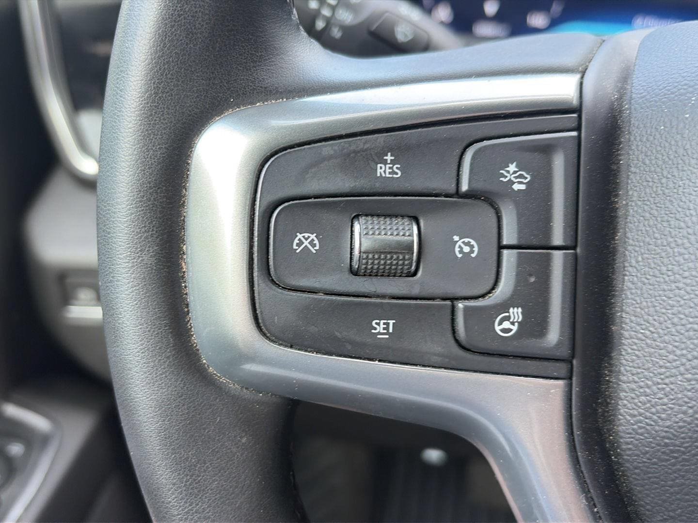 Used 2023 Chevrolet Silverado 1500 LT AWD/4WD image 12
