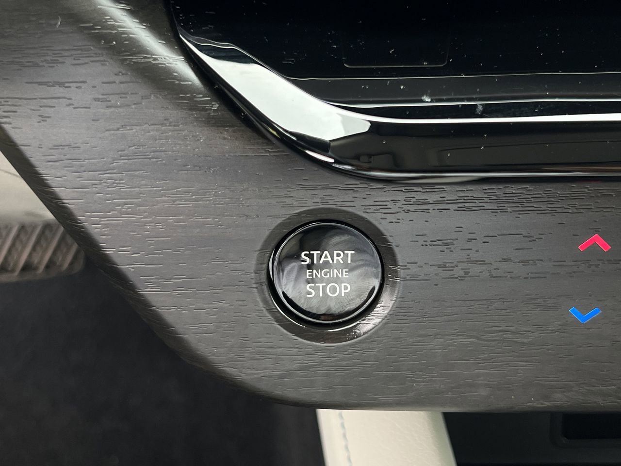 Certified 2025 Nissan Murano Platinum w/ Cargo Package image 21