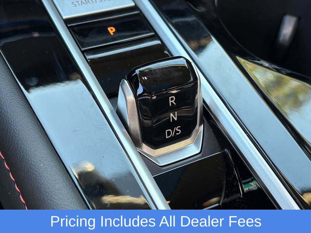 Used 2025 Volkswagen Atlas Peak Edition SE AWD/4WD image 23