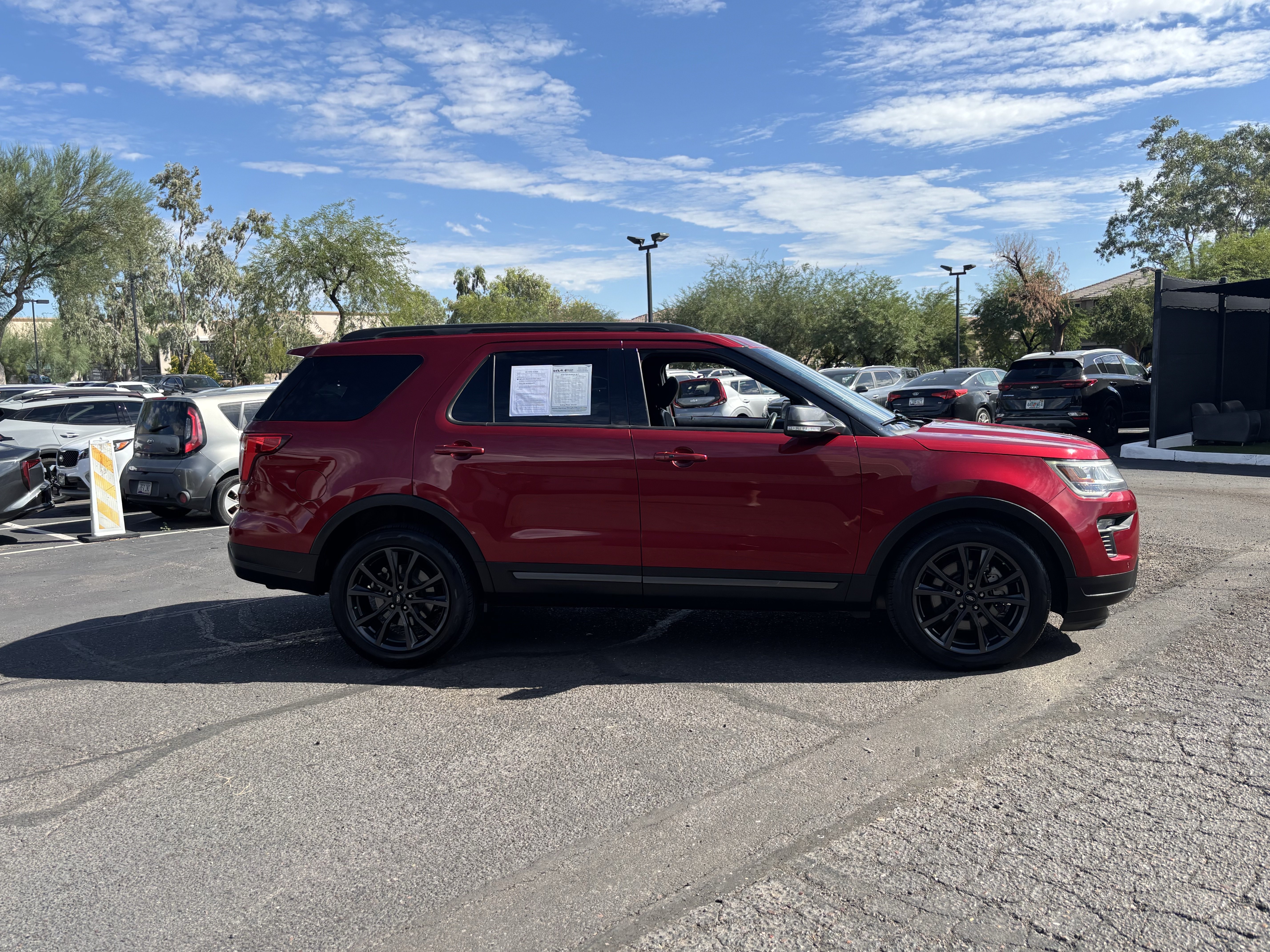 Used 2019 Ford Explorer XLT w/ Equipment Group 202A FWD image 2
