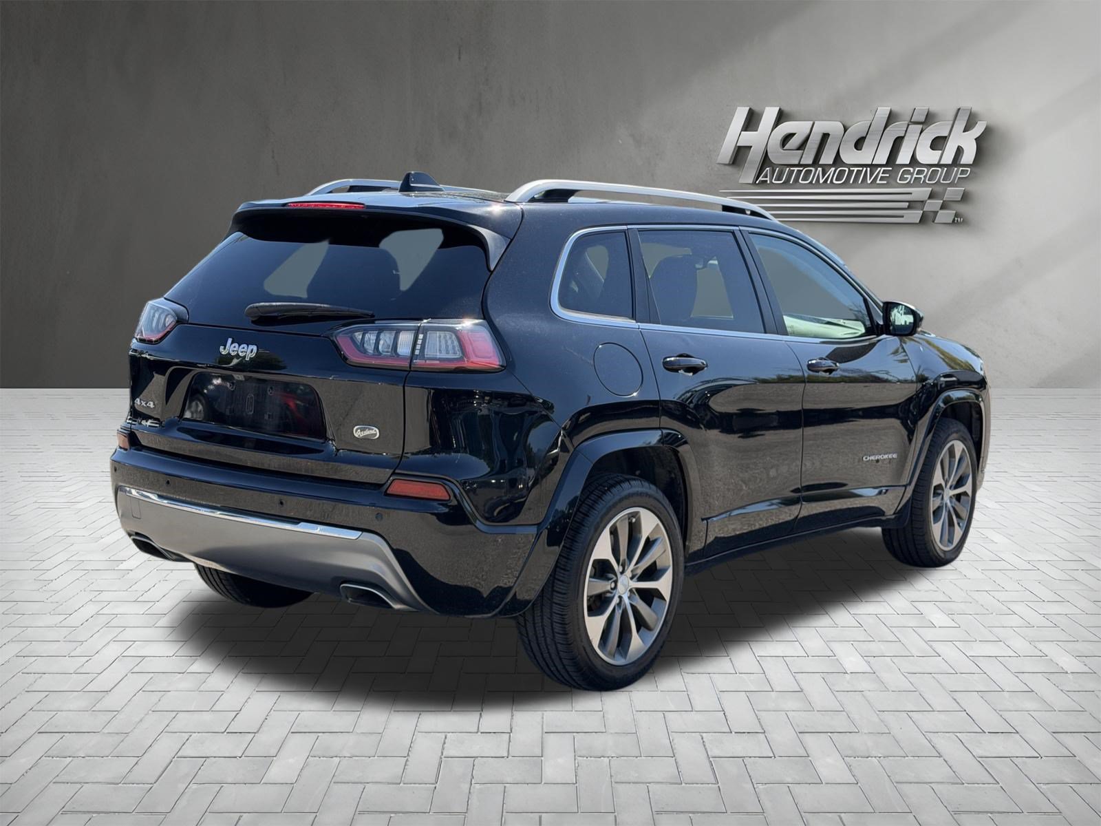Used 2019 Jeep Cherokee Overland AWD/4WD image 9