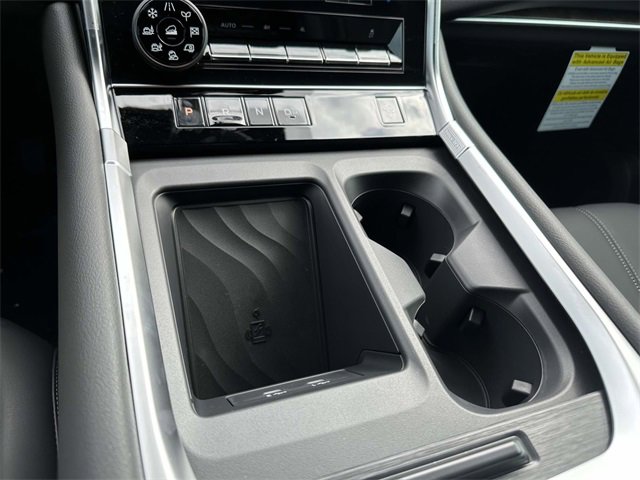 New 2025 Nissan Armada SL image 22