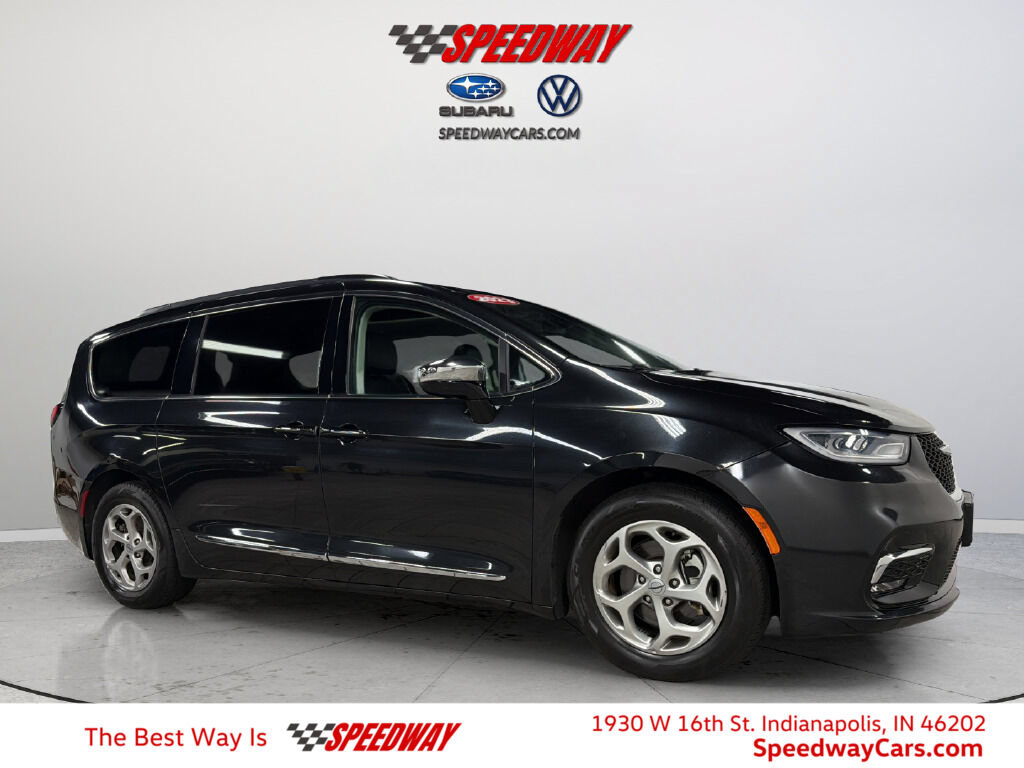 Used 2023 Chrysler Pacifica Limited FWD image 1