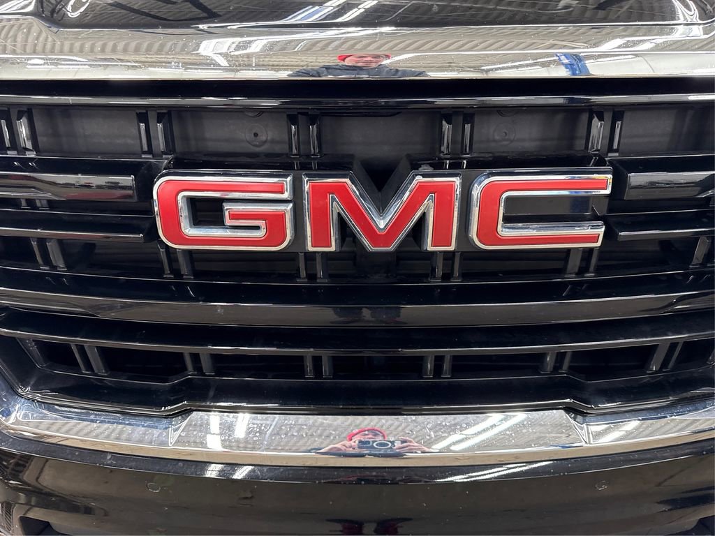 Used 2022 GMC Yukon SLE image 16