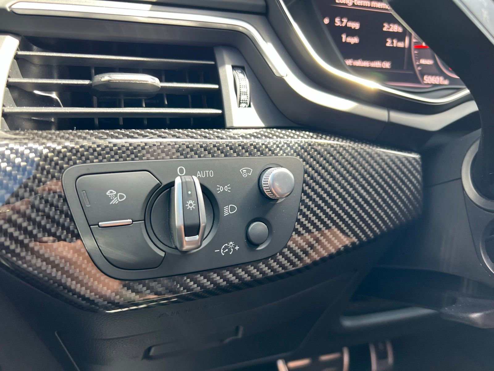 Used 2019 Audi RS 5 w/ Black Optic Carbon Package image 45