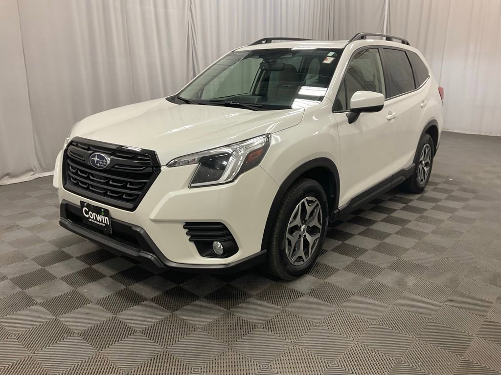 Used 2023 Subaru Forester Premium image 5