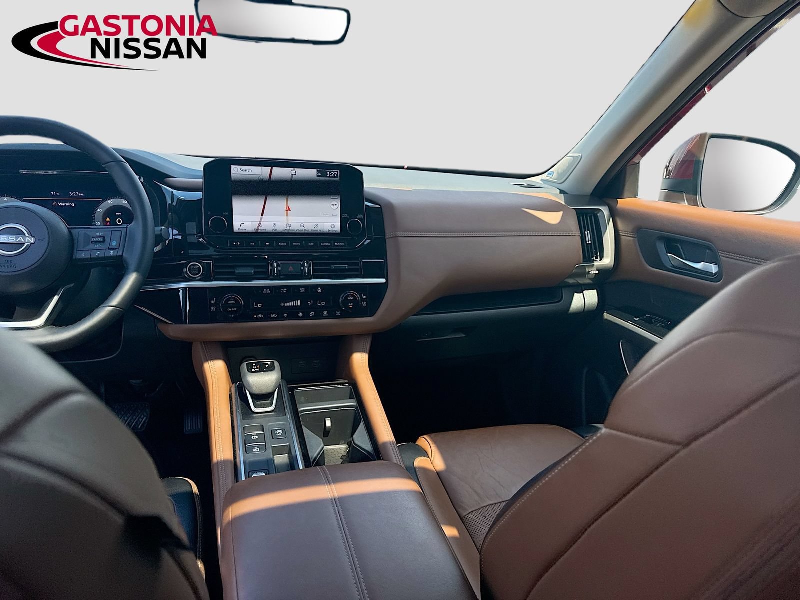 Used 2024 Nissan Pathfinder Platinum w/ Cargo Package FWD image 31