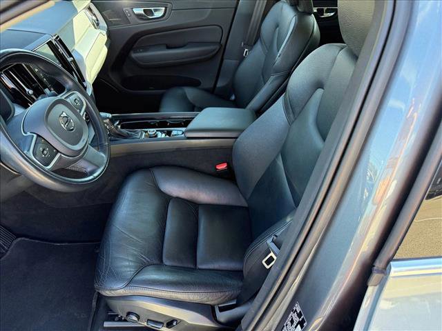 Used 2020 Volvo XC60 T5 Momentum image 19