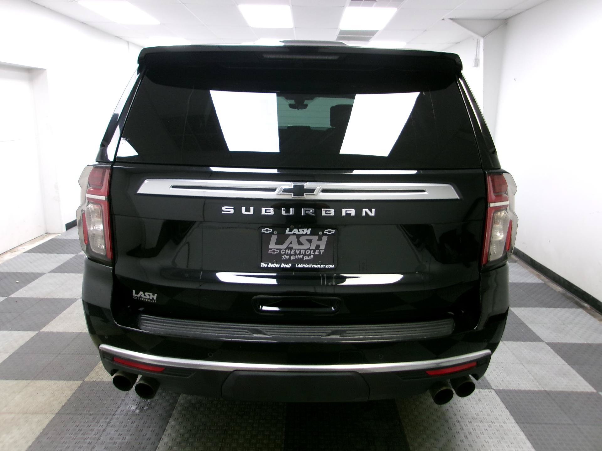 Used 2021 Chevrolet Suburban High Country w/ Premium Package AWD/4WD image 15