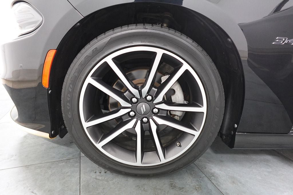 Used 2023 Dodge Charger R/T w/ Technology Group RWD image 34